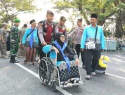 Pemberangkatan Jemaah Haji Kabupaten Kediri: Tiga Kloter Tinggalkan Kediri Menuju Asrama Haji Surabaya