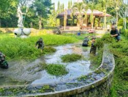 Gotong Royong Bersama, Babinsa Ngadirejo Tata Lingkungan Wisata Rohani Goa Maria