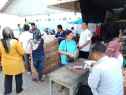 Disperindag Tulungagung dan Bulog Cabang Tulungagung Salurkan Minyakita ke Empat Pasar Pantauan SP2KP