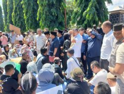 Ribuan Relawan dan Mitra MBG Gelar Aksi Simpatik di DPRD Trenggalek, Dukung Keberlanjutan Program Makan Bergizi Gratis