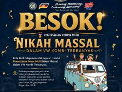 Pasangan Nikah Massal di Dalam VW Kombi, Kota Kediri Pecahkan Rekor MURI